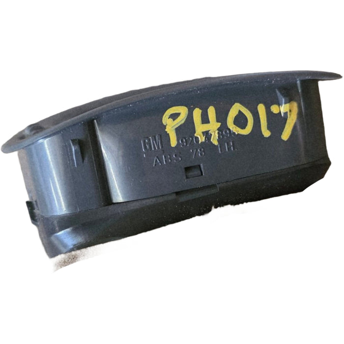 PH017 - VT / VZ HOLDEN COMMODORE - PASSENGER FRONT DOOR AIR VENT - GREY