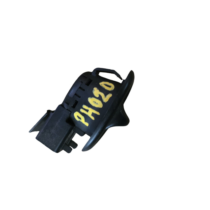 PH020 - VT HOLDEN COMMODORE - REAR WINDOW SWITCH