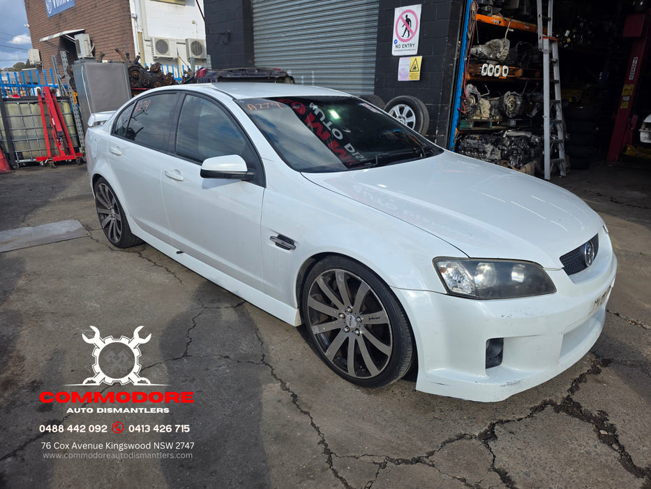 A279 - VE SV6 COMMODORE - FRONT BAR WITH LOWER GRILL AND FOG LIGHTS - HERON WHITE