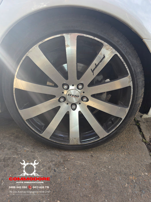 A279 - VE SV6 Holden Commodore - 20" Venerdi Cosmic Wheel/Tyres  (SET of 4)