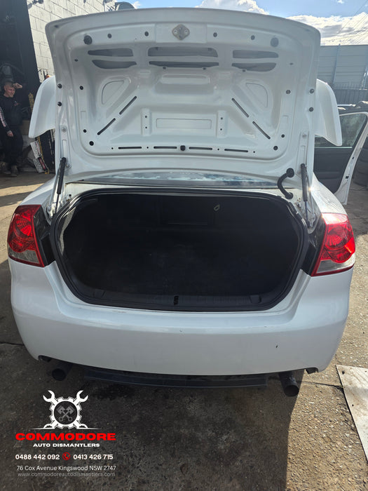 A279 - VE SV6 Holden Commodore SERIES I - Bootlid with Wing - HERON WHITE #679F