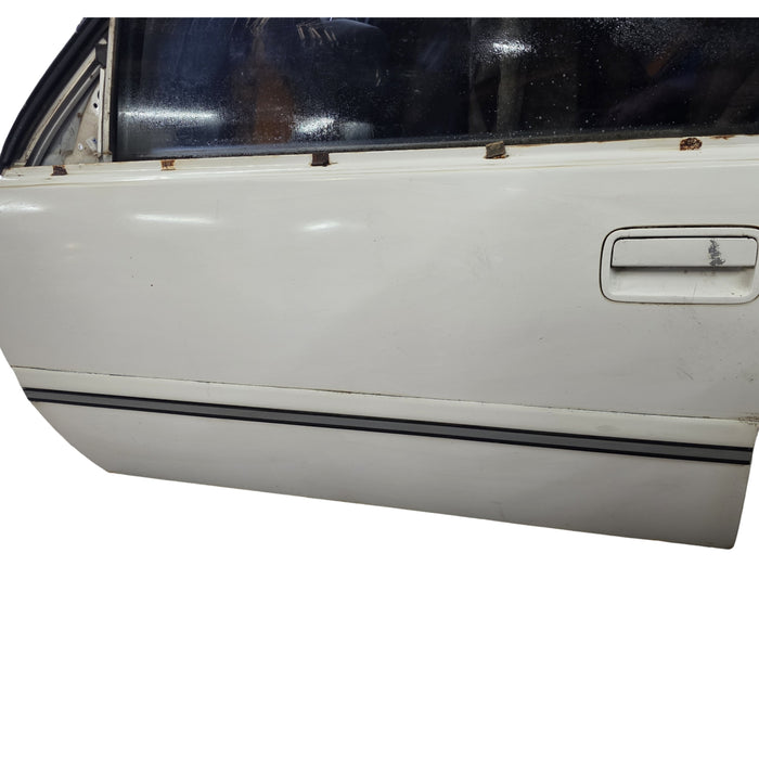 A276 - VS HOLDEN COMMODORE SEDAN - Door (PASSENGER'S FRONT) ALASKAN WHITE #J064