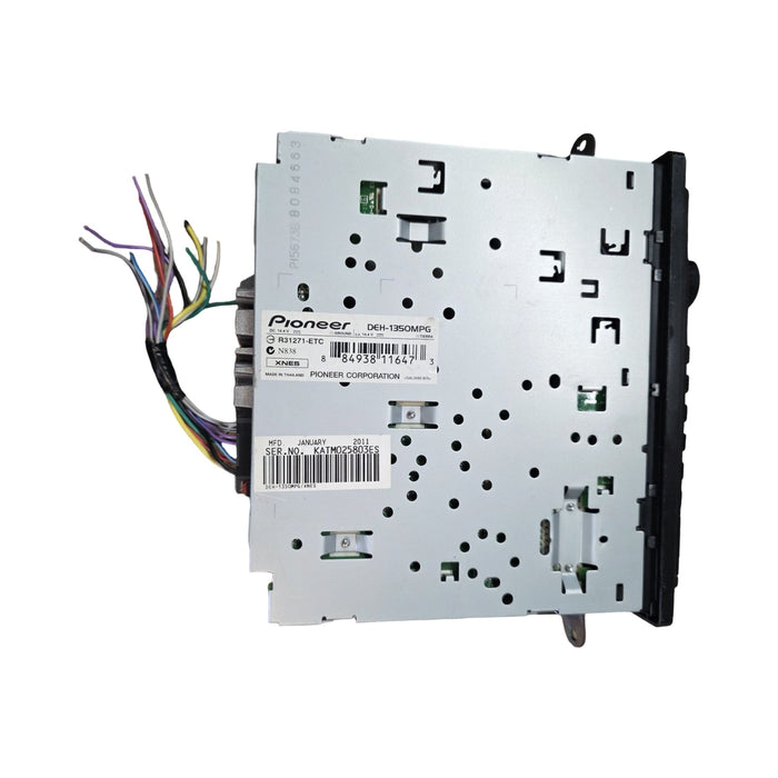 A276 - VS HOLDEN COMMODORE SEDAN - Stereo PIONEER DEH-135OMPG with Remote and Manual Book