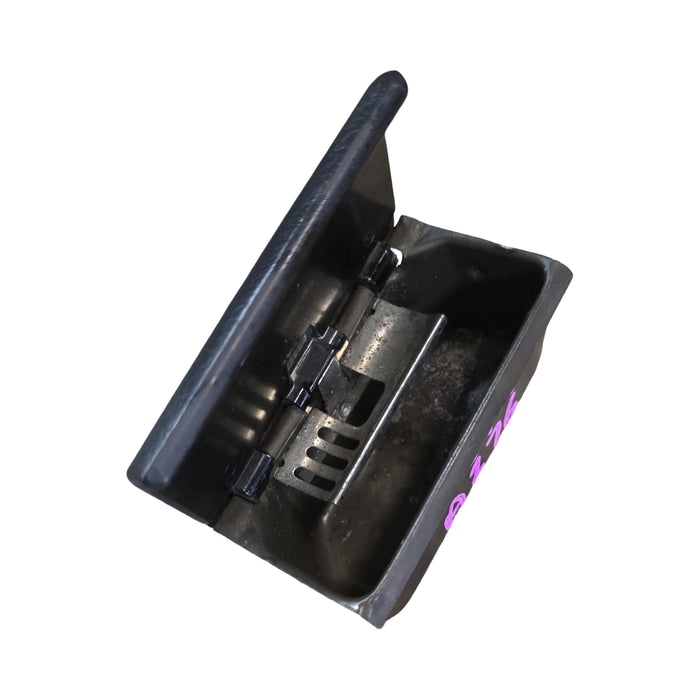 A276 - VS HOLDEN COMMODORE SEDAN - Ashtray (DOOR)  TRIM CODE: #25i