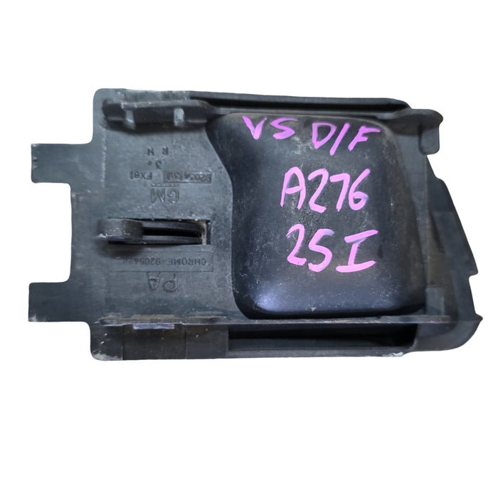 A276 - VS HOLDEN COMMODORE SEDAN - Internal Door Handle (DRIVER'S FRONT)  TRIM CODE: #25i