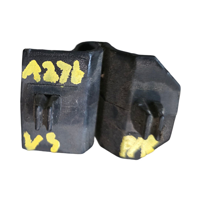 A276 - VS HOLDEN COMMODORE SEDAN - Front Bar Retaining Clips
