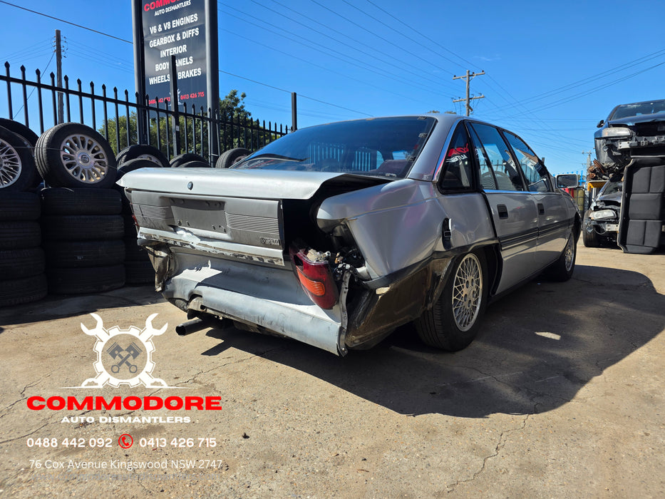 A281 - VN / Toyota Lexcen  V6 Buick LG2 MD8, Auto 208,XXXkms Paint Code #J013 ASTROID SILVER