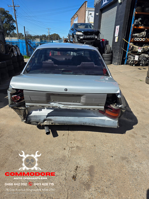 A281 - VN / Toyota Lexcen  V6 Buick LG2 MD8, Auto 208,XXXkms Paint Code #J013 ASTROID SILVER