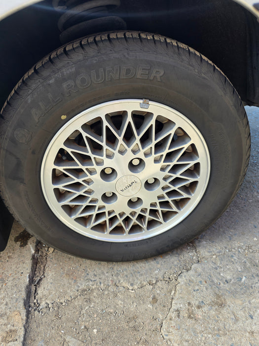 A281 - VN / Toyota Lexcen  V6 Buick LG2 MD8, Auto 208,XXXkms Paint Code #J013 ASTROID SILVER