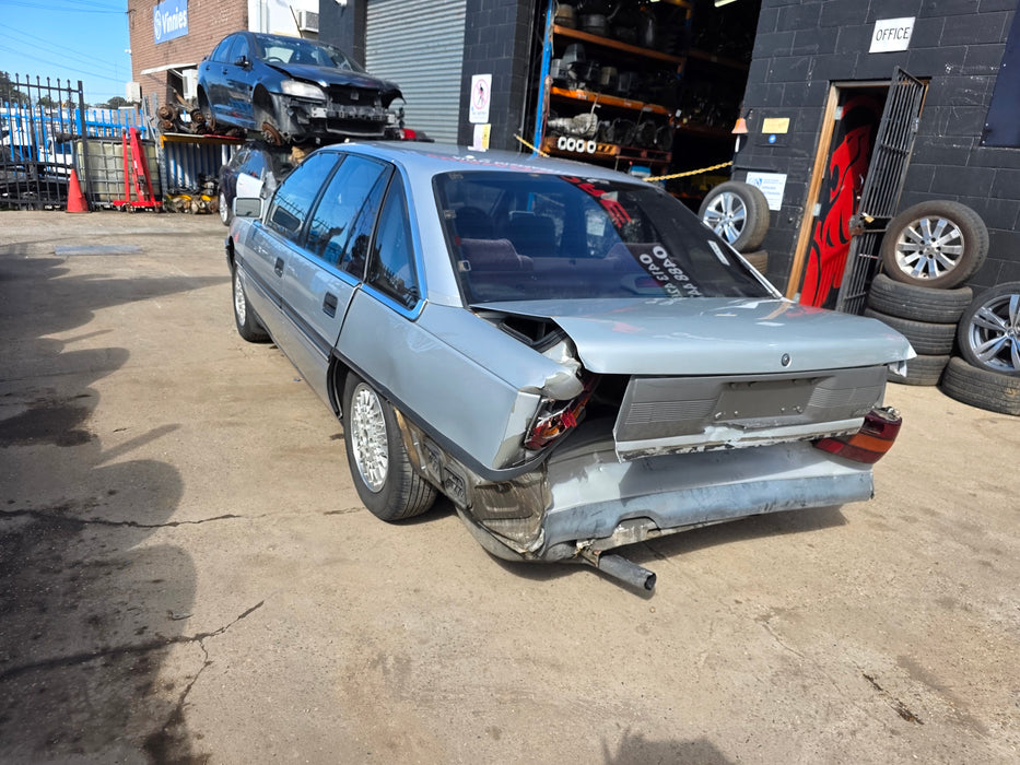A281 - VN / Toyota Lexcen  V6 Buick LG2 MD8, Auto 208,XXXkms Paint Code #J013 ASTROID SILVER