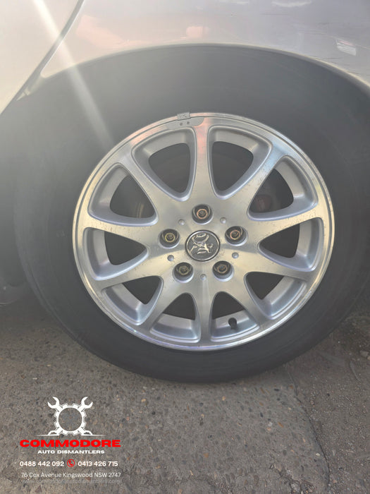 A282 - VY Holden Commodore Sedan - 16" Wheels / Tyres SET of 5. 225 / 55 ZR16 - 95W