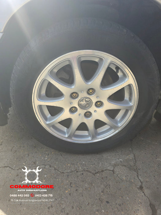 A282 - VY Holden Commodore Sedan - 16" Wheels / Tyres SET of 5. 225 / 55 ZR16 - 95W