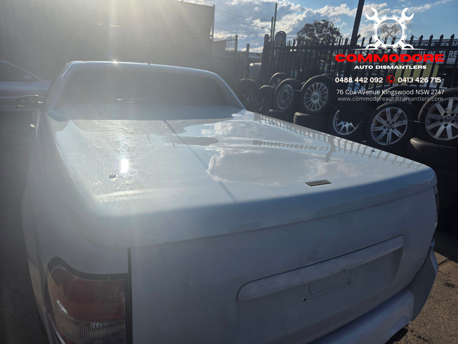 A284 - VE Holden Commodore Ute - Tow Bar Square Tongue