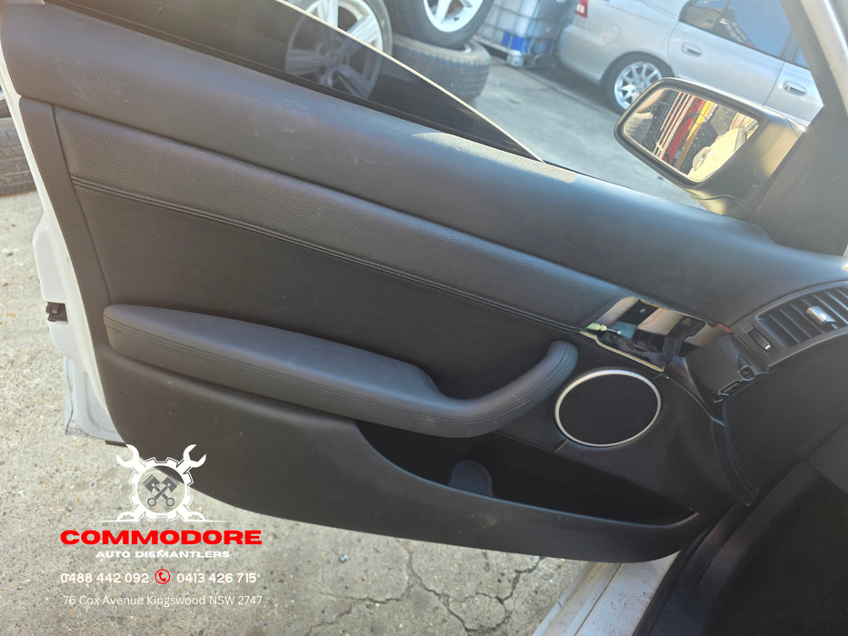 A284 - VE Holden Commodore Ute - Internal Door Handle - PASSENGER'S FRONT