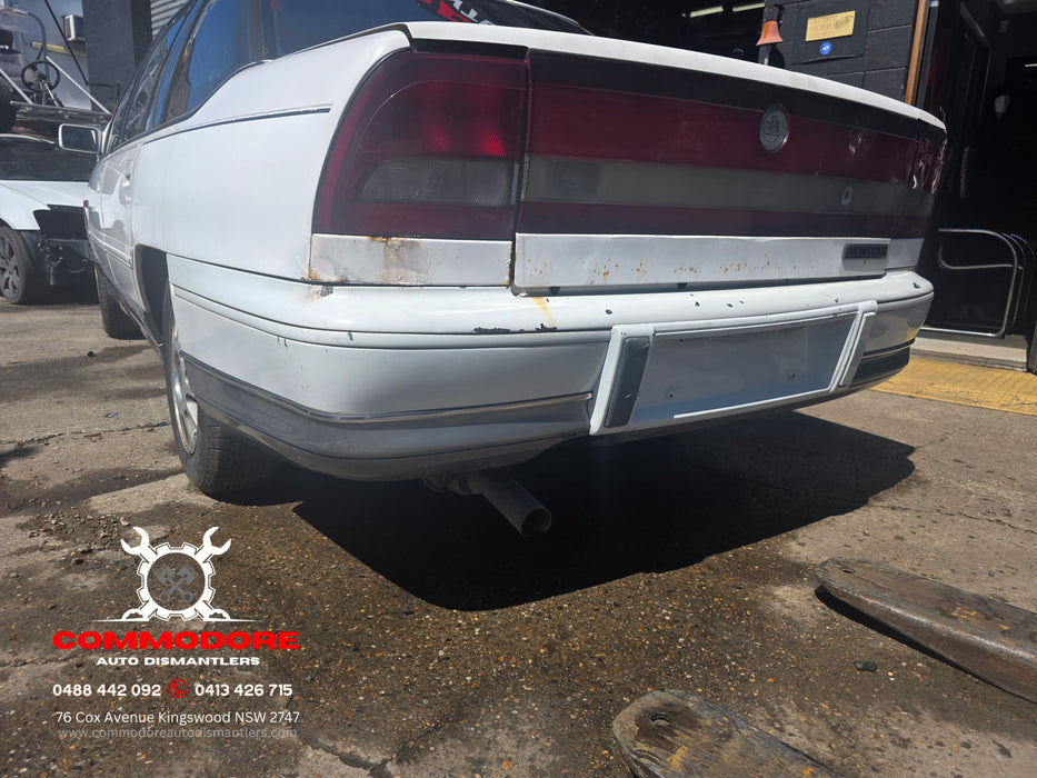 A283 - VS Holden Statesman - Rear Bar - ALASKAN WHITE #J064