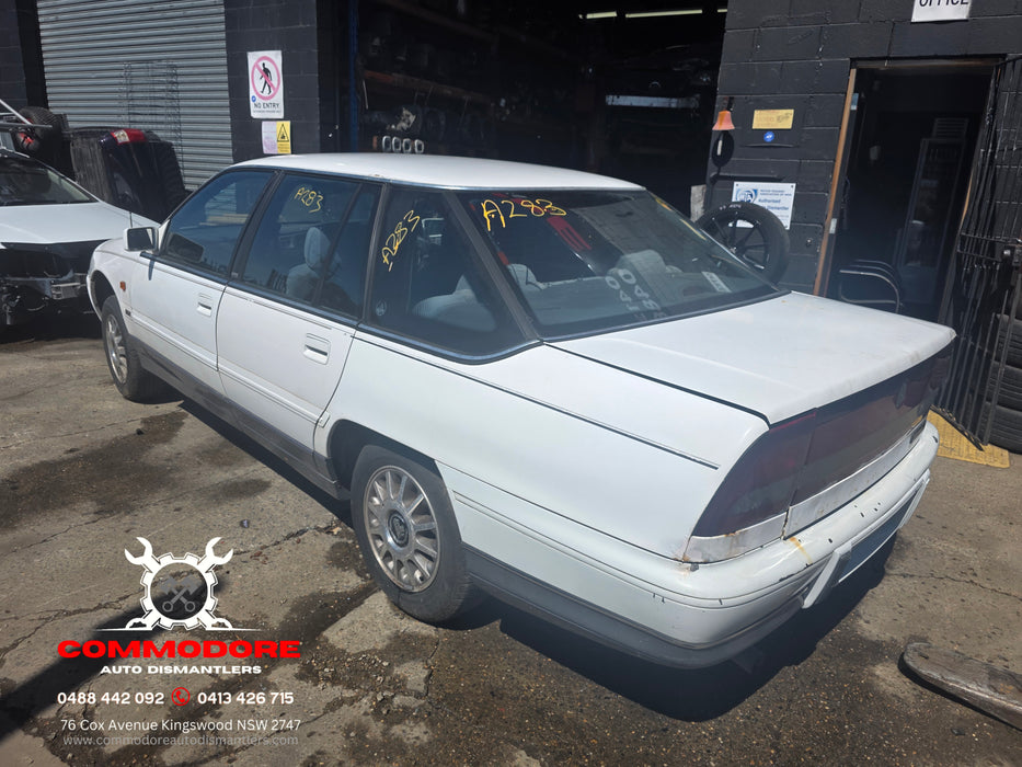 A283 - VS Holden Statesman - Bootlid Hinge - PASSENGERS SIDE - ALASKAN WHITE #J064