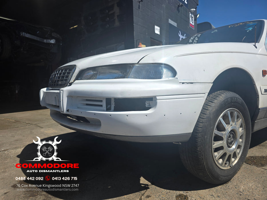 A283 - VS Holden Statesman - Front Guard with badge and antenna bezel - PASSENGERS SIDE - ALASKAN WHITE #J064