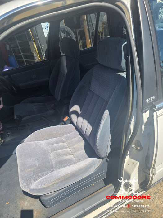 A283 - VS Holden Statesman - Front Seat - CLOTH PAIR - TRIM #25i
