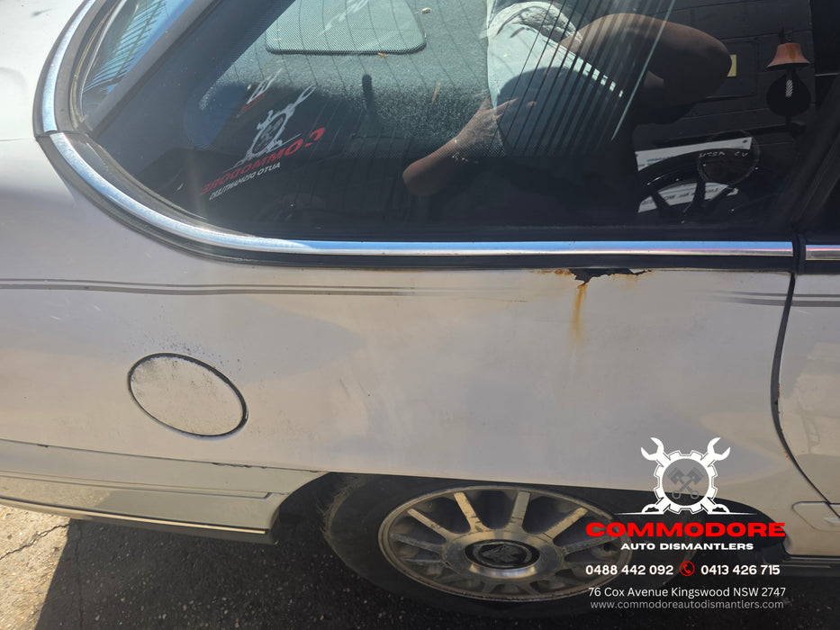 A283 - VS Holden Statesman - Fuel Flap - ALASKAN WHITE #J064