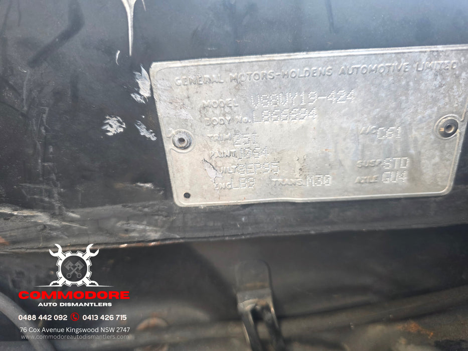 A283 - VS Holden Statesman - Rear Bar - ALASKAN WHITE #J064