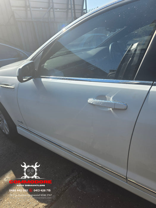 A288 - WM Holden Caprice V - PASSENGER Front Door Complete (POWER WINDOWS) - HERON WHITE #679F