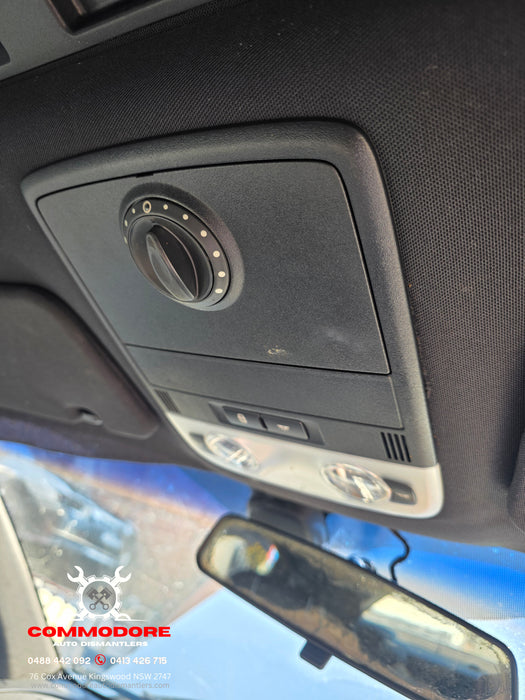 A288 - WM Holden Caprice V - Interior Light / Pocket w/ Map Lights & Sunroof Switch - ONYX BLACK