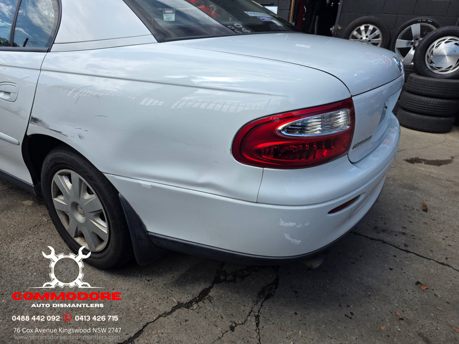 A289 - VX Holden Commodore Acclaim Sedan - Bootlid with Garnish Heron White Paint Code #J073