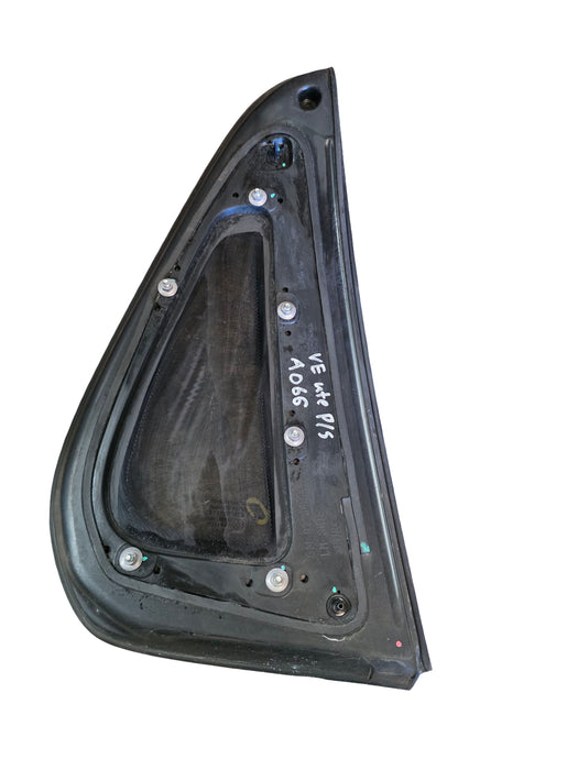 A066 - VE/VF HOLDEN COMMODORE UTILITY - QUATER WINDOW GLASS - PASSENGER'S SIDE