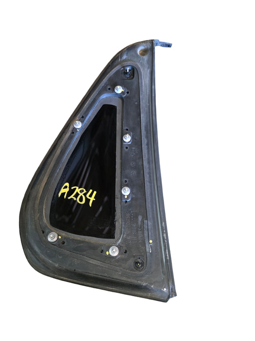 A284 - VE/VF HOLDEN COMMODORE UTILITY - QUATER WINDOW GLASS - PASSENGER'S SIDE