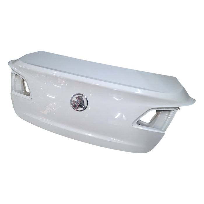 VF001 - VF Holden Calais V Sedan - Bootlid with Holden Badge Heron White #679F