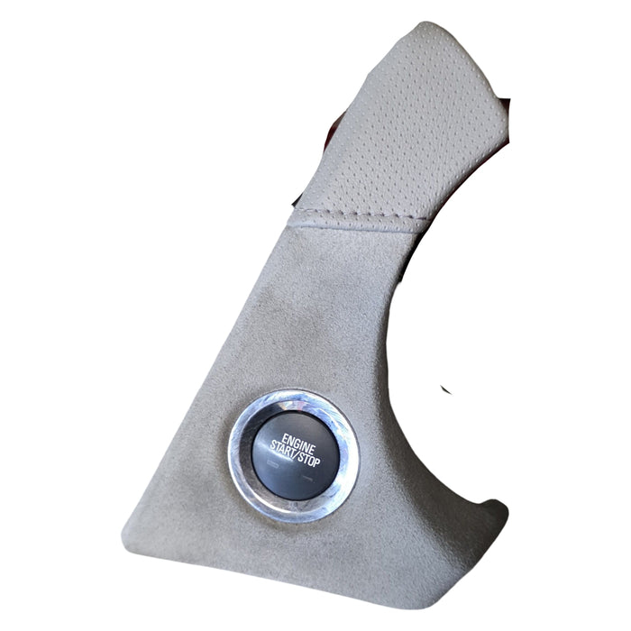 VF001 - VF Holden Calais V Sedan - Push Button Start with IVORY Leather and Suede Trim