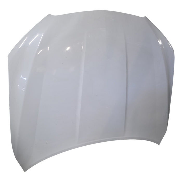 VF001 - VF Holden Calais V Sedan - Bonnet Heron White #679F