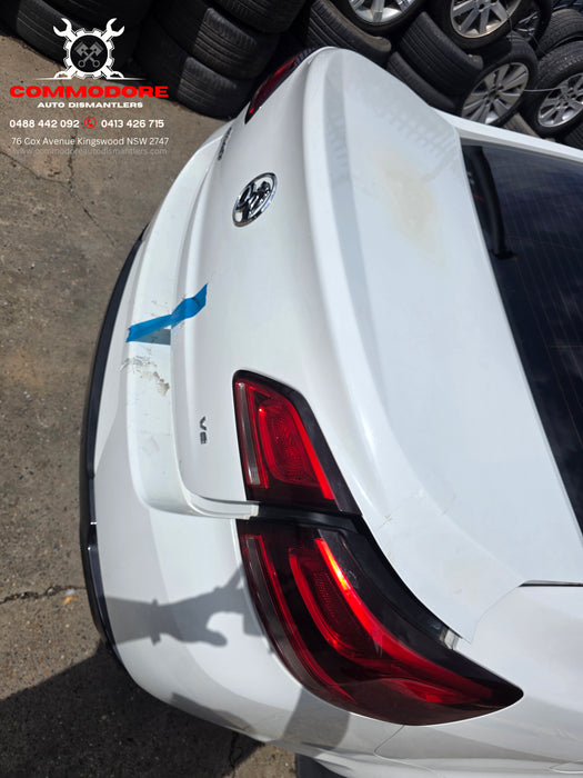A296 - VF Holden Calais Sedan - Bootlid Heron White #679F