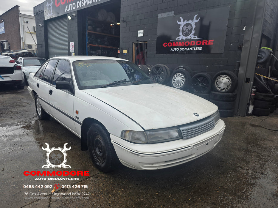 A292 - VP Holden Commodore SEDAN - Front Guard Drivers Side - ALASKAN WHITE #J064
