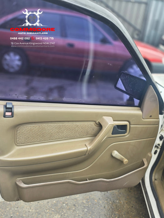 A292 - VP Holden Commodore SEDAN - Door Passengers Front - ALASKIN WHITE #J064 MANUAL WINDOW REG