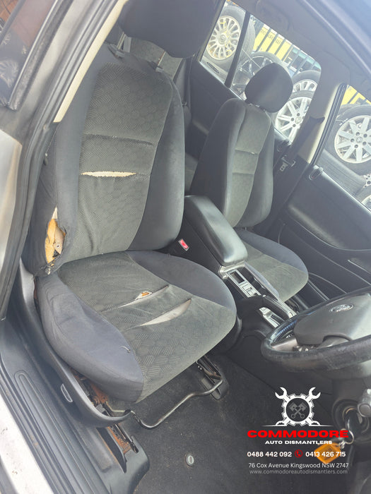 A299 - VZ Holden Equipe V6 LEO Ecotec M30, Auto 198,XXXkms Paint Code #636R Nitrate Silver