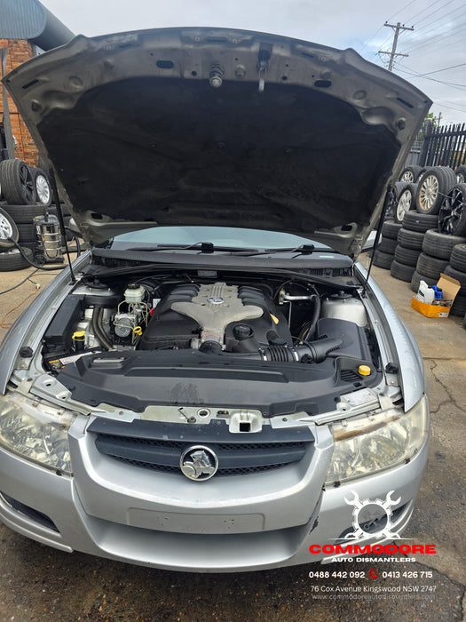 A299 - VZ Holden Equipe V6 LEO Ecotec M30, Auto 198,XXXkms Paint Code #636R Nitrate Silver