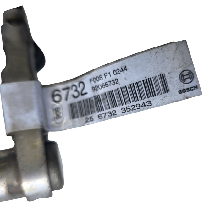 A253 - VZ Holden Crewman - Fuel Injector Rail V6 AUTO LEO