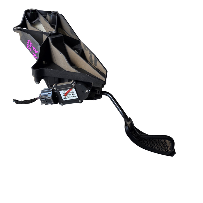 A253 - VZ Holden Crewman (2007) - Accelerator Pedal - V6 AUTOMATIC
