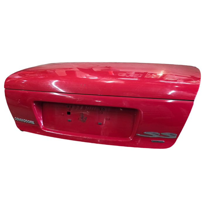 VXSS001 - VX SS HOLDEN COMMODORE - Bootlid with Garnish and Badges - STING RED #687F