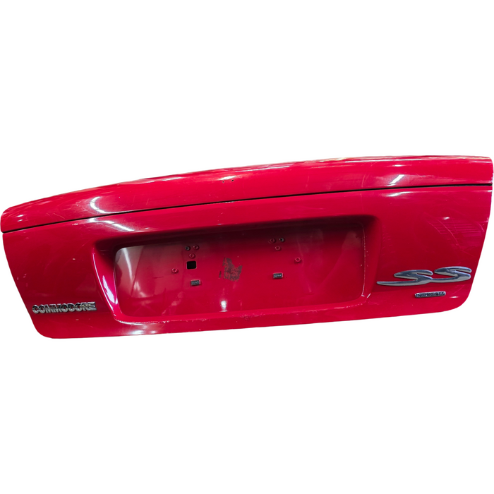 VXSS001 - VX SS HOLDEN COMMODORE - Bootlid with Garnish and Badges - STING RED #687F