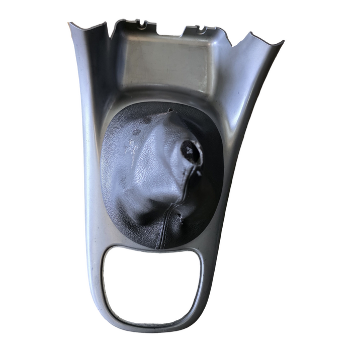 VXSS001 - VX SS HOLDEN COMMODORE - Manual Shifter Surround Trim - SS SILVER