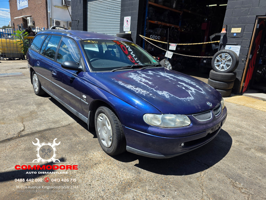 A301 - VT HOLDEN COMMODORE - Lower Dash Fuse Panel GENUINE - TRIM #17i