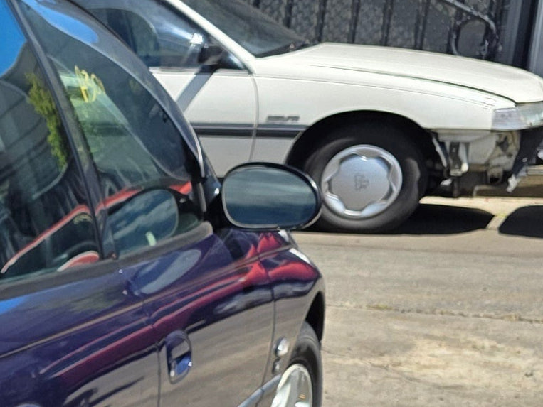 A301 - VT / VX HOLDEN COMMODORE - Side Mirror Driver's Side (POWERED) - BLACK