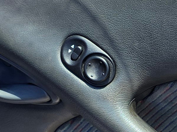 A301 - VT HOLDEN COMMODORE - Mirror Switch GENUINE
