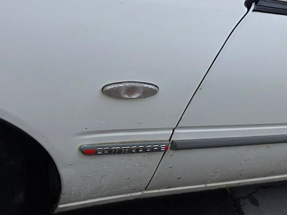 A305 - VR Holden Commodore - Guard Blinkers GENUINE - CLEAR (RH or LH)