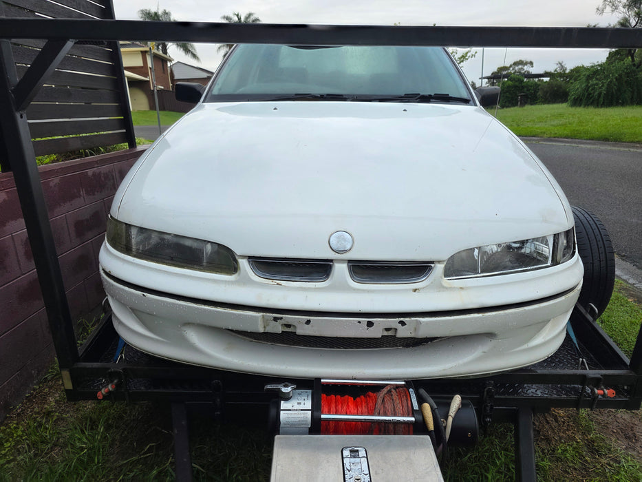 A306 - VR Holden Commodore Sedan - Front Bar - ALASKAN WHITE #J064