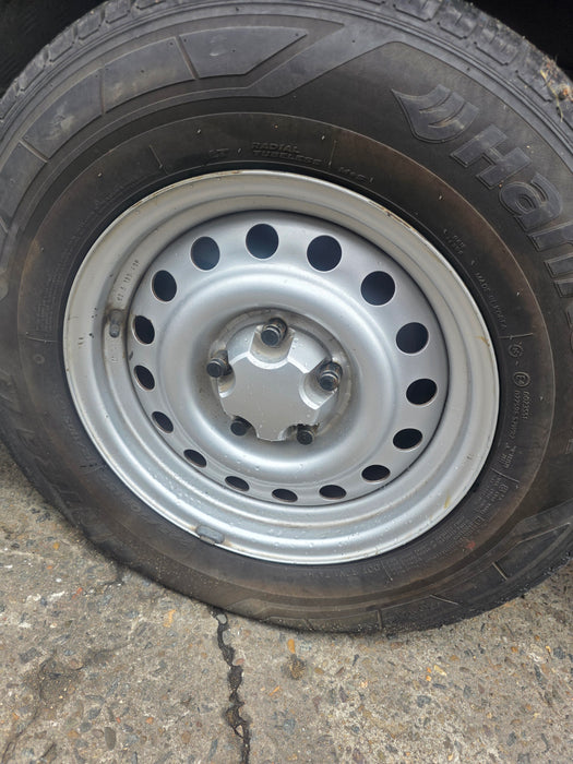 A303 - VZ Holden ONE TONNER Utility - 7"JJ Wheels 15" (Set of 5) with Centre Caps 225/70R15C