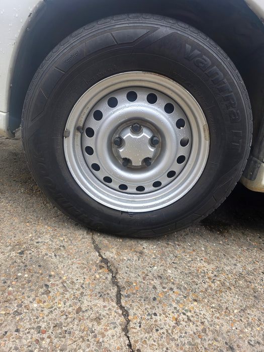 A303 - VZ Holden ONE TONNER Utility - 7"JJ Wheels 15" (Set of 5) with Centre Caps 225/70R15C