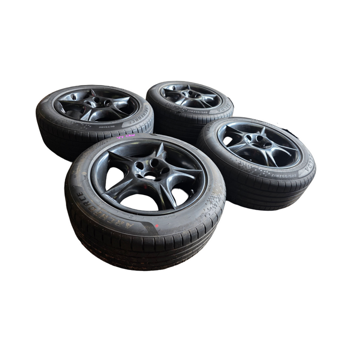 vycrew - VT HSV Holden Clubsport - Wheels 17" Black with Tyres 225/55Z R17 101W